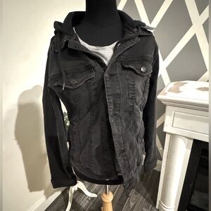 Hollister Black Denim Jacket with Hoodie – Stylish & Comfortable!